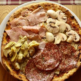 Pizza Cuatro Estaciones