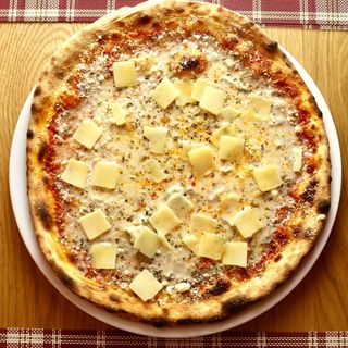 Pizza Cuatro Quesos