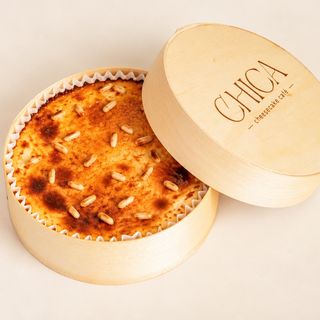 CHICA de Boniato y Piñones