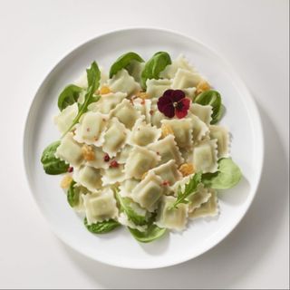 Petits Raviles Du Dauphiné Poêlés, Noix, Roquette à La Truffe Fraîche