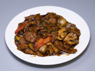 50. Ternera Con Salsa De Ostra