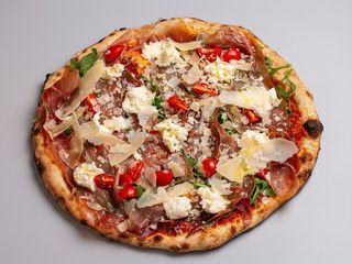 Pizza Crudaiola (pizza semi fría)