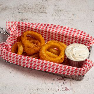 Aros de cebolla (8u) con salsa de la casa