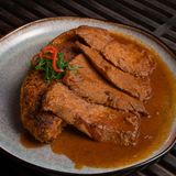 Tacu tacu asado de ternera