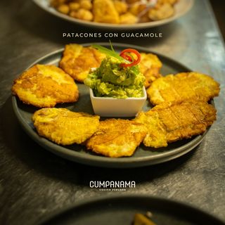 Patacones con Guacamole