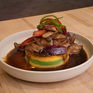 Causa con Lomo Saltado