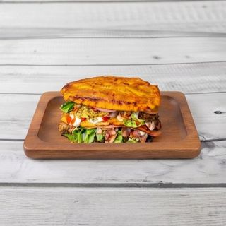 Patacon de carne picada