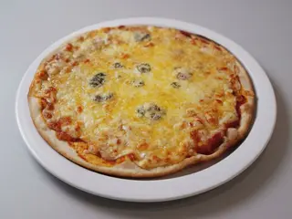 Pizza 4 Formaggi