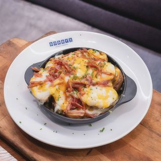Patatas asadas gratinadas a la brasa
