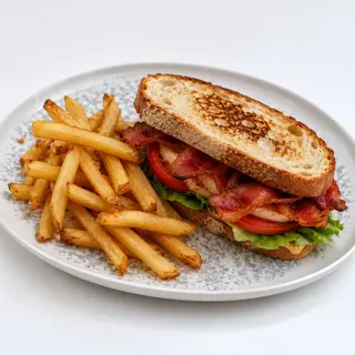 Sandwich de pollo y aguacate