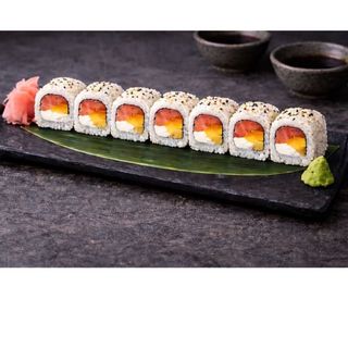 Uramaki De Salmón Mango Y Queso (8 uds.)