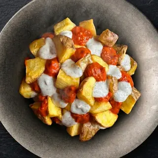 Patatas Bravas Con Alioli Trufado