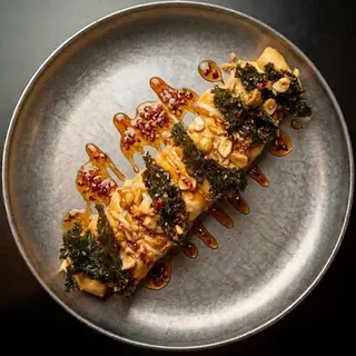 Hummus De Kimchi Con Kale Crujiente Y Cacahuate Tostado
