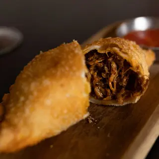 Empanada de osobuco braseado 130 gramos