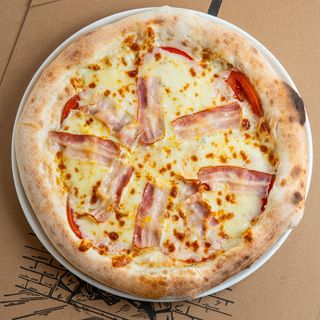 Pizza Bismark Tomate (Grande)