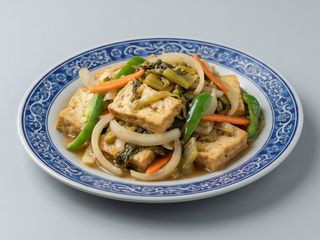 Doufu seca con verduras y arroz blanco 