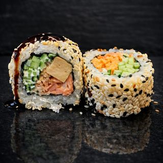 81 Salmón Frita En Sésamo (8 Pzs.)