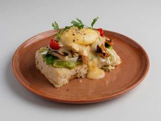 Tostada Bacon Benedict