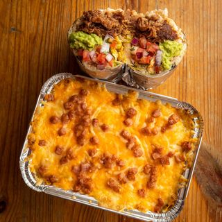 Combo Nomás Pa Mí (Burrito + Bacon cheese apachurradas)