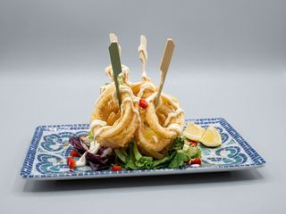 Calamares A La Romana Crujientes Con Mayonesa De Limón