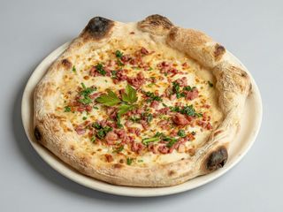 Pizza Pancetta e Scamorza