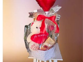 Cesta Sorpresa “Te Quiero” con Globo Corazón