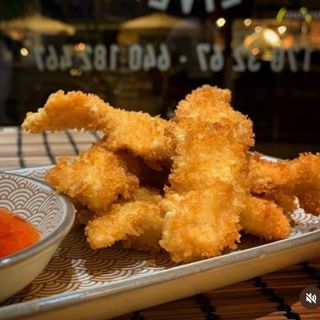 Sticks de pollastre amb salsa de xili dolç