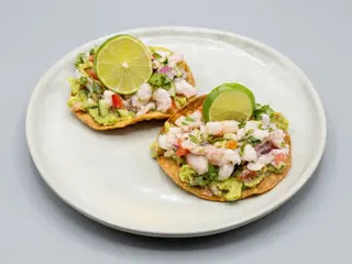 Tostadas De Ceviche Mixto (2 unids)