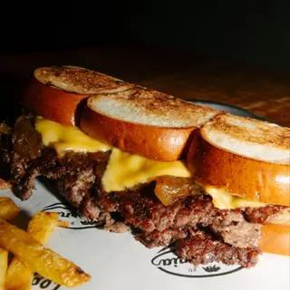 Patty Melt ft. Patatas fritas