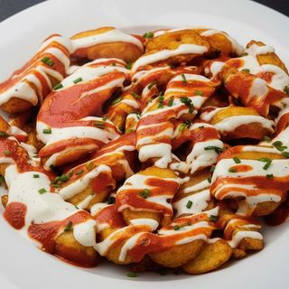 Hot Spicy Bravas con Jalapeños
