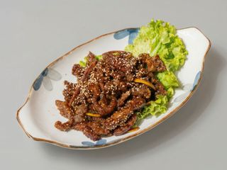 Tiras De Buey Crujientes Caramelizados