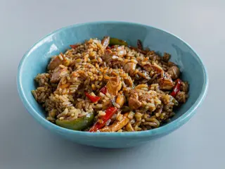 Wok De Arroz Con Pollo