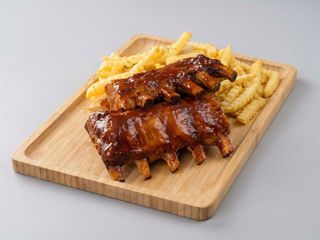 Costillas de cerdo salsa BBQ.