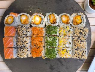 \\Bandeja del Caballero Dragón (24 Uds.)\\