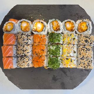 \\\\Bandeja del Caballero Dragón (24 Uds.)\\\\