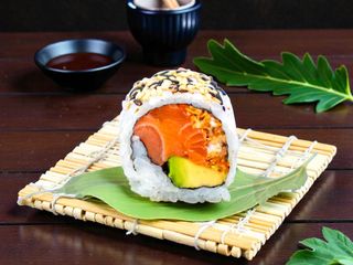 Crazy Salmón Roll (8 Uds.)