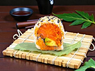 Spicy Salmón Roll (8 Uds.)