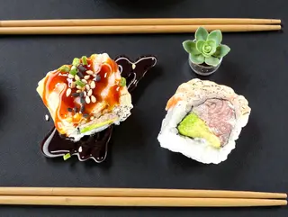 Aburi Salmón Roll (8 Uds.)