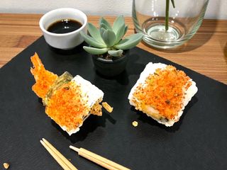 Volcano Dragon Roll (8 Uds.)