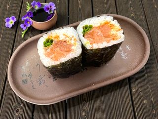 Maki Spicy Salmón (8 Uds.)