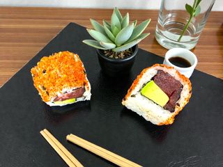 Volcano Atún Roll (8 Uds.)