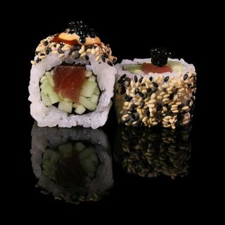 Koi Tuna Roll.
