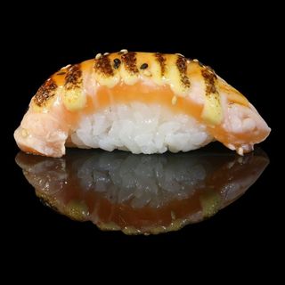 Nigiri Salmón Flambleado.