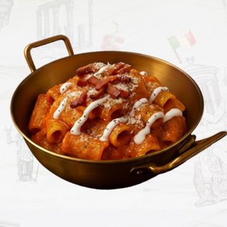 Pasta Amatriciana con Stracciatella de burrata