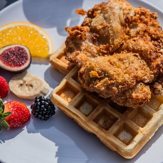 CHICKEN AND WAFFLES