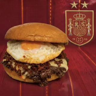 LA CAMPEONA