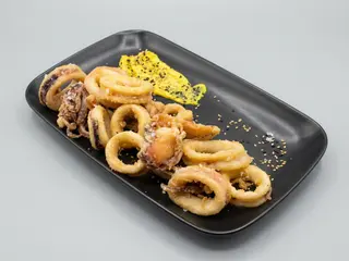 Calamar Rebozado Con Harina De Garbanzo