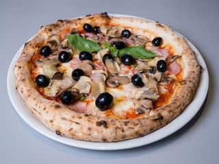Pizza caprichosa (33 Cm.)
