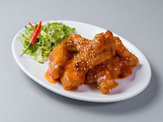 Alitas Fritas Con Salsa Especializada De Saigon 168 (6 Uds.)