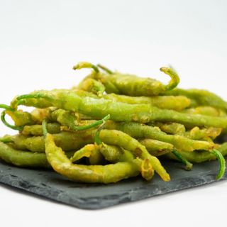 Guindillas en tempura